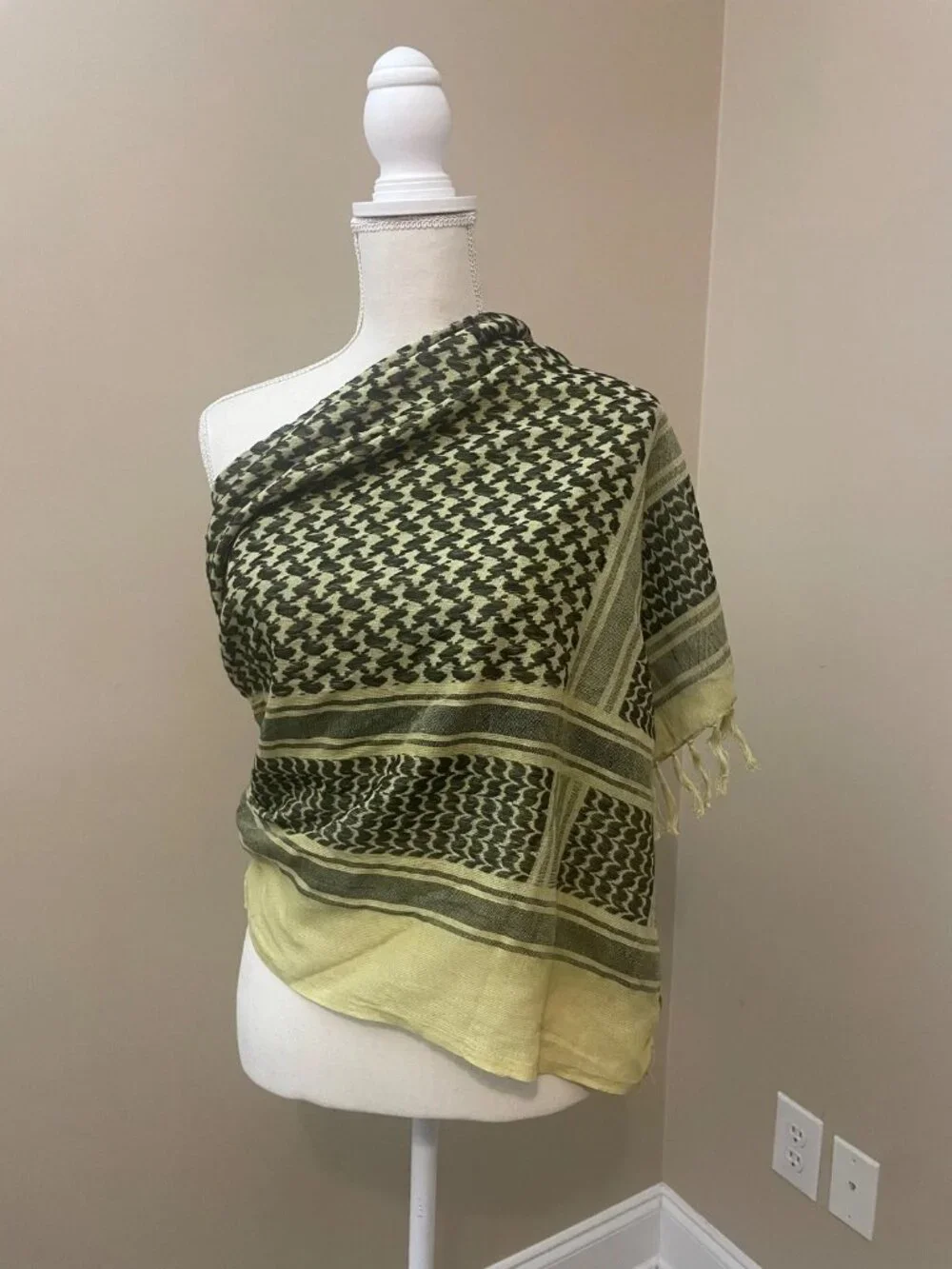 Large Keffiyeh Shemagh Scarf Beige Black Tassel Head Wrap Boho Arabian Style